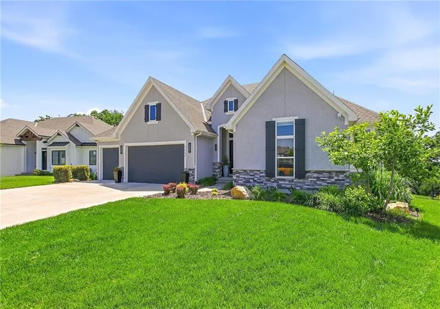 3rd image of 7511 N Gower Ave, Kansas City, MO 64151 | MLS# 2624748