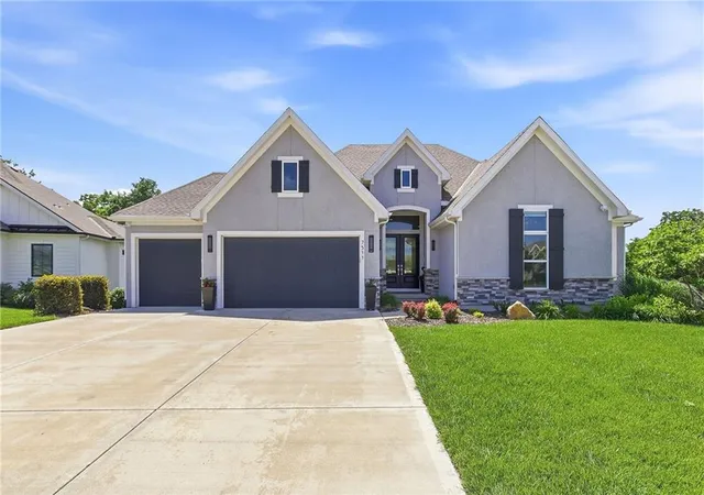 1st image of 7511 N Gower Ave, Kansas City, MO 64151 | MLS# 2624748