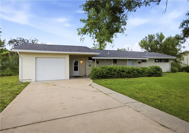 3rd image of 1116 N 3Rd St, Fredonia, KS 66736 | MLS# 2624754
