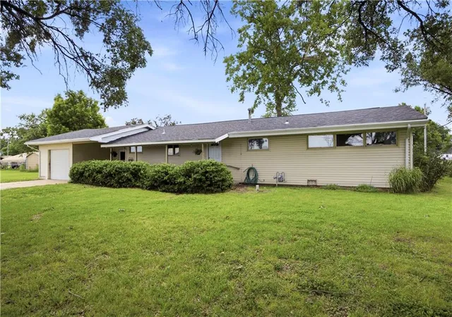 5th image of 1116 N 3Rd St, Fredonia, KS 66736 | MLS# 2624754