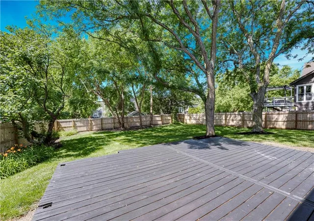 5th image of 8017 W 149Th St, Overland Park, KS 66223 | MLS# 2624768