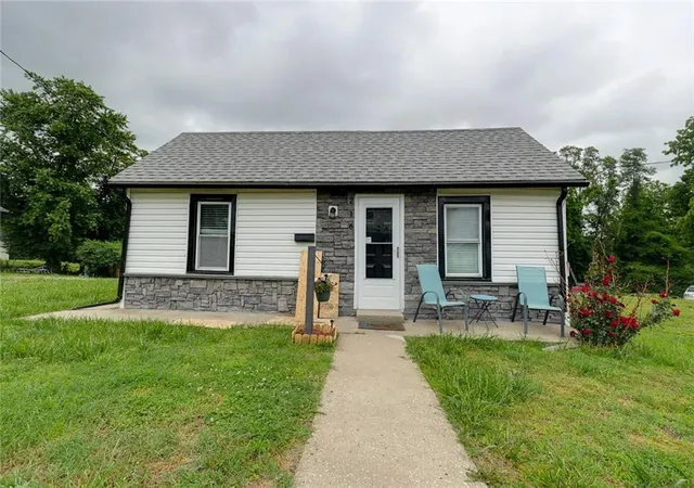 Homes for sale in Lexington, MO | 216 N 24th St, Lexington, MO 64067 | MLS# 2624772