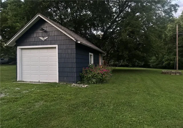 Homes for sale in Grandview, MO | 13811 Belmont Ave, Grandview, MO 64030 | MLS# 2624773