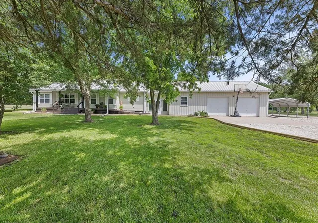 3rd image of 310 W Elm St, Blue Mound, KS 66010 | MLS# 2624798
