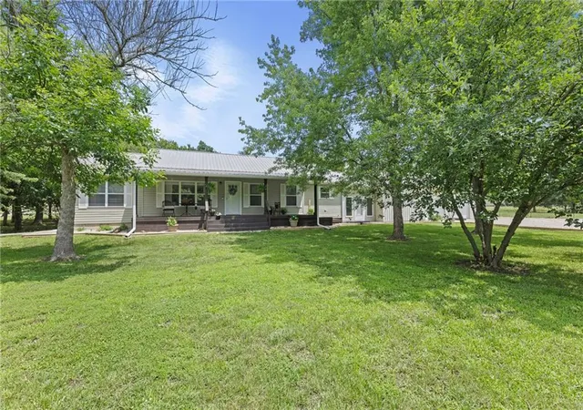 4th image of 310 W Elm St, Blue Mound, KS 66010 | MLS# 2624798
