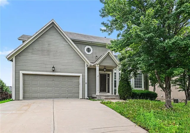 1st image of 891 S Clearwater Creek Dr, Olathe, KS 66061 | MLS# 2624801