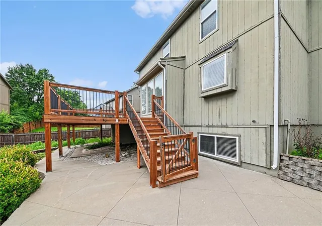 18th image of 891 S Clearwater Creek Dr, Olathe, KS 66061 | MLS# 2624801