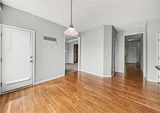 5th image of 891 S Clearwater Creek Dr, Olathe, KS 66061 | MLS# 2624801