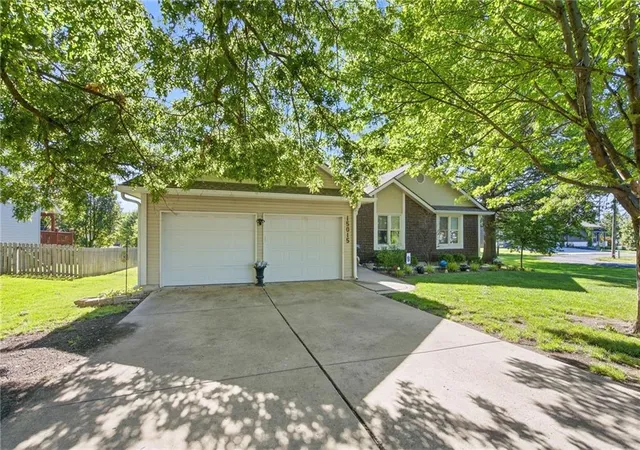 4th image of 15015 Broadmoor St, Overland Park, KS 66223 | MLS# 2624821