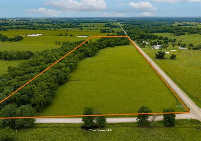Homes for sale in Baldwin City, KS | 905 N 100 Rd, Baldwin City, KS 66006 | MLS# 2624826
