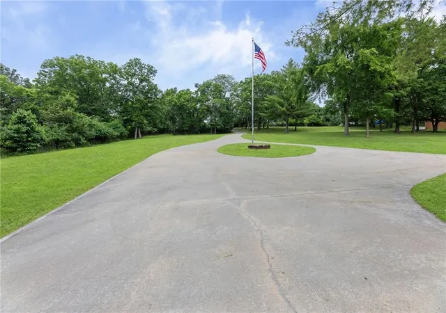 Photo 4 of Single family home for sale at 6601 NW Evans Ave, Kansas City, MO 64151 | MLS# 2624828 | Listing updated on 2026-07-16