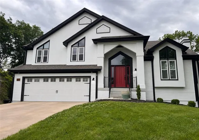 Homes for sale in Liberty, MO | 723 Cottonwood Ln, Liberty, MO 64068 | MLS# 2624848