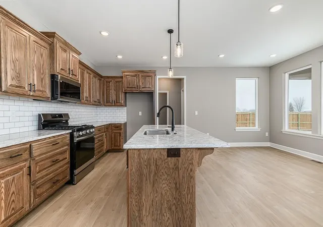 Homes for sale in Basehor, KS | 15604 Austin Ct, Basehor, KS 66007 | MLS# 2624850
