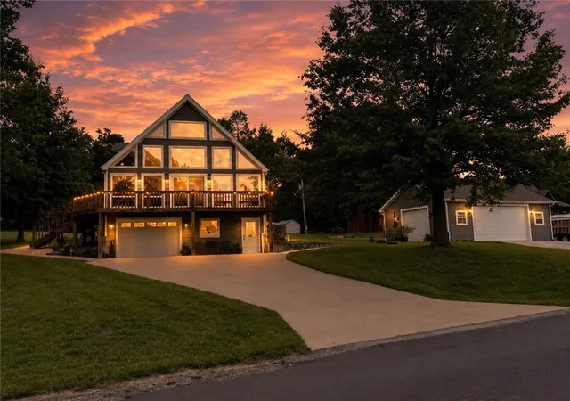 Homes for sale in Gallatin, MO | 385 Lake Viking Ter, Gallatin, MO 64640 | MLS# 2624863