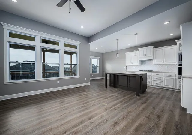 2nd image of 15601 Austin Ct, Basehor, KS 66007 | MLS# 2624866