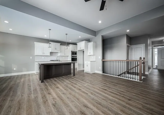 3rd image of 15601 Austin Ct, Basehor, KS 66007 | MLS# 2624866