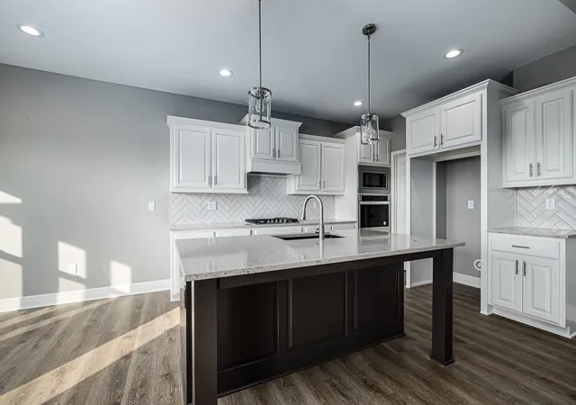 4th image of 15601 Austin Ct, Basehor, KS 66007 | MLS# 2624866