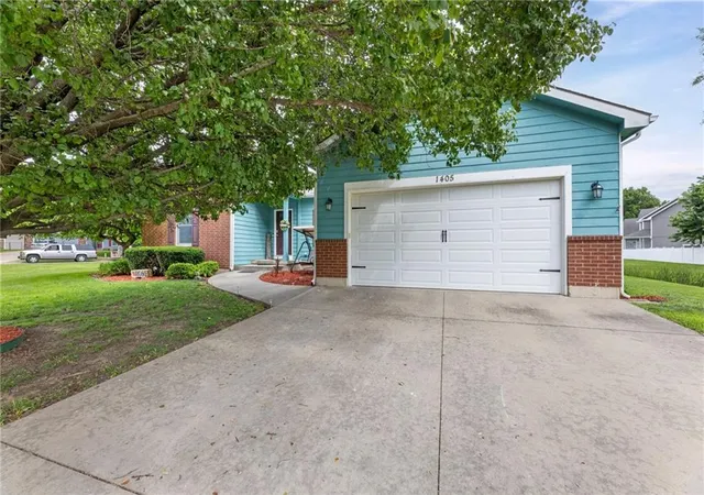 Homes for sale in Ottawa, KS | 1405 Pine Ct, Ottawa, KS 66067 | MLS# 2624878
