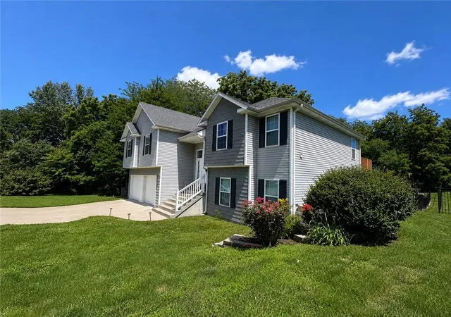 Photo 1 of Single family home for sale at 4707 Brookstone Dr, St Joseph, MO 64507 | MLS# 2624884 | Listing updated on 2026-09-15
