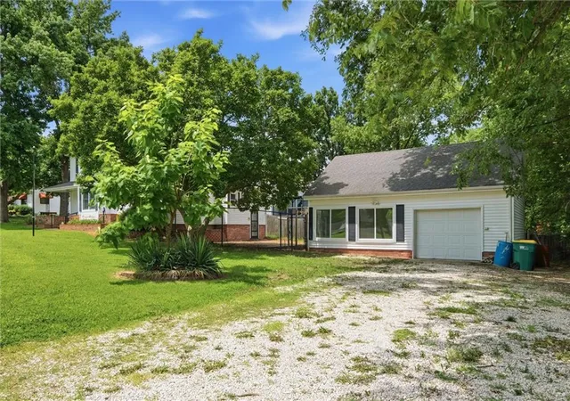 39th image of 301 Allcutt Ave, Bonner Springs, KS 66012 | MLS# 2624886