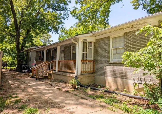 Homes for sale in Independence, MO | 1618 S Appleton Ave, Independence, MO 64052 | MLS# 2624897