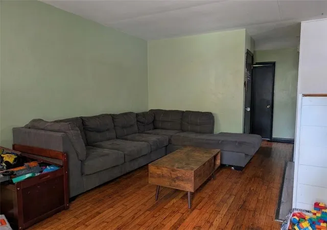 2nd image of 133 S Fuller St, Independence, MO 64050 | MLS# 2624902