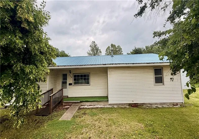 Photo 3 of Single family home for sale at 220 N 22nd Street, Unionville, MO 63565 | MLS# 2624915 | Listing updated on 2026-06-17