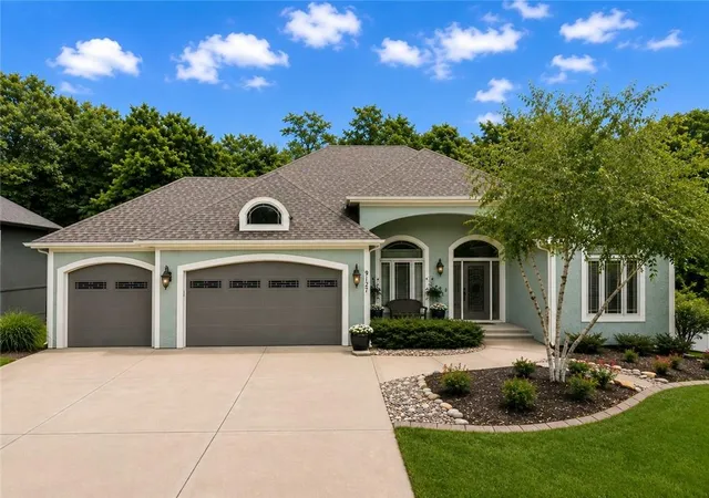 Photo 3 of Single family home for sale at 9127 N Evanston Ave, Kansas City, MO 64157 | MLS# 2624923 | Listing updated on 2026-09-01