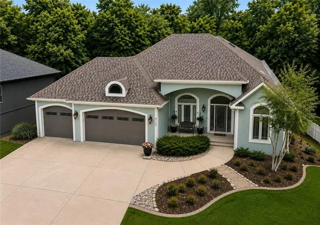 Photo 4 of Single family home for sale at 9127 N Evanston Ave, Kansas City, MO 64157 | MLS# 2624923 | Listing updated on 2026-09-01