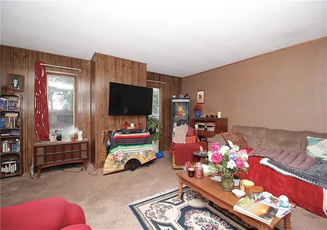 Homes for sale in Garnett, KS | 218 Warren Ave, Garnett, KS 66032 | MLS# 2624925