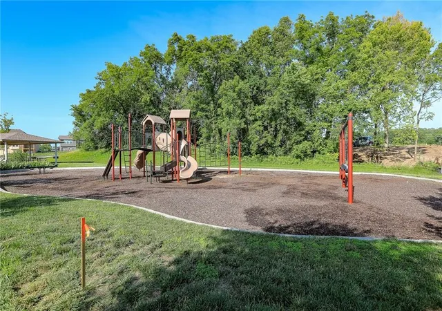37th image of 4445 Tee Box Dr, Basehor, KS 66007 | MLS# 2624941
