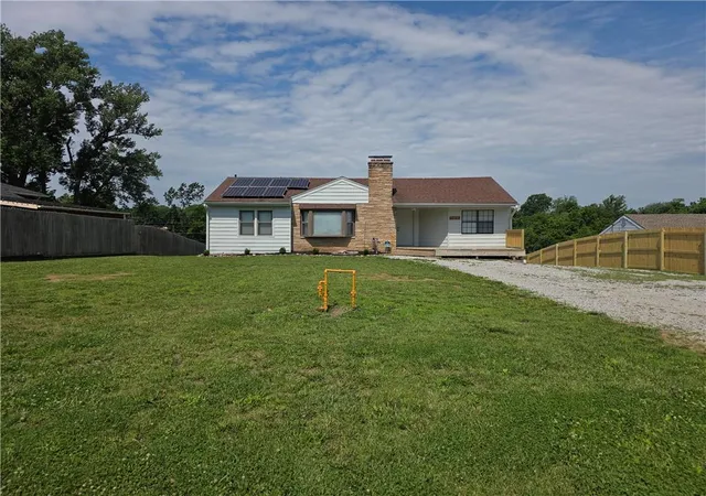 1st image of 1704 S State Route 291 Hwy, Independence, MO 64057 | MLS# 2624966