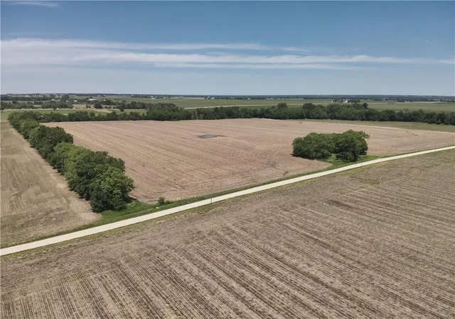 2nd image of 0 Liv 255 N/a, Chillicothe, MO 64601 | MLS# 2624972