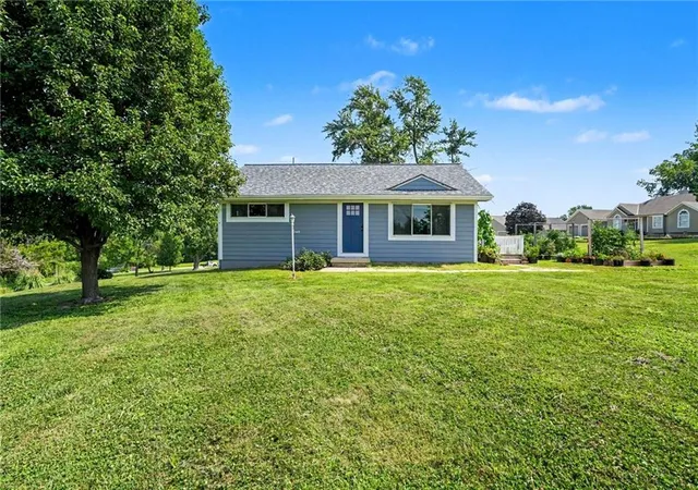 2nd image of 440 W Ruth Ewing Rd, Liberty, MO 64068 | MLS# 2624989