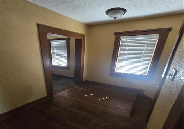 2nd image of 1118 E 45th St #fl1 and fl2, Kansas City, MO 64110 | MLS# 2624999