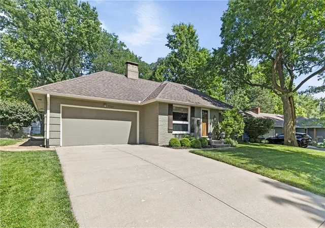Homes for sale in Prairie Village, KS | 7729 Windsor St, Prairie Village, KS 66208 | MLS# 2625005