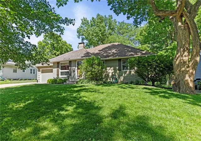 Homes for sale in Prairie Village, KS | 7729 Windsor St, Prairie Village, KS 66208 | MLS# 2625005