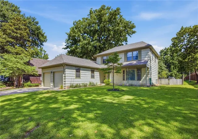 1st image of 8500 W 72nd St, Overland Park, KS 66204 | MLS# 2625013
