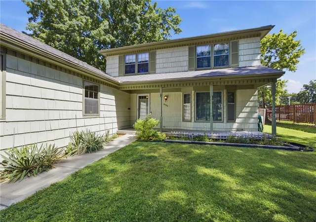 4th image of 8500 W 72Nd St, Overland Park, KS 66204 | MLS# 2625013