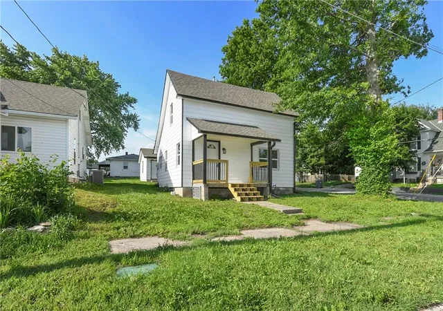 Homes for sale in Odessa, MO | 111 E Dryden St, Odessa, MO 64076 | MLS# 2625016