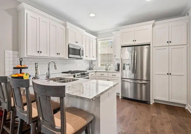 Photo 4 of Sale Pending at 716 E 110th Terrace, Kansas City, MO 64131 | MLS# 2625022 | Listing updated on 2026-09-01