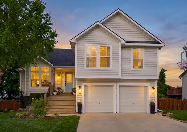 1st image of 5903 Meadowsweet Ln, Shawnee, KS 66226 | MLS# 2625025