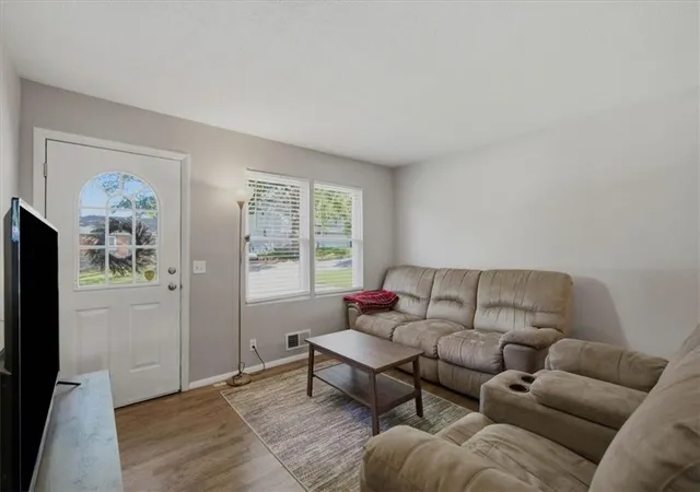 Homes for sale in Independence, MO | 16608 E 31st St, Independence, MO 64055 | MLS# 2625036