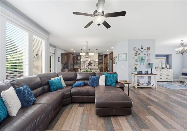 5th image of 2821 Ne Parkview Ln, Lees Summit, MO 64086 | MLS# 2625037