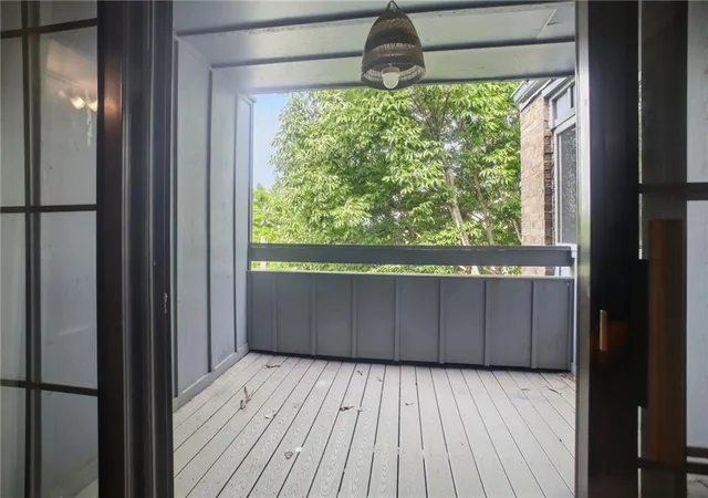 Homes for sale in Kansas City, MO | 104 E 41 St #6, Kansas City, MO 64111 | MLS# 2625038