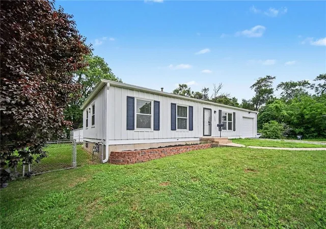 Homes for sale in Grandview, MO | 6000 E 152nd St, Grandview, MO 64030 | MLS# 2625043