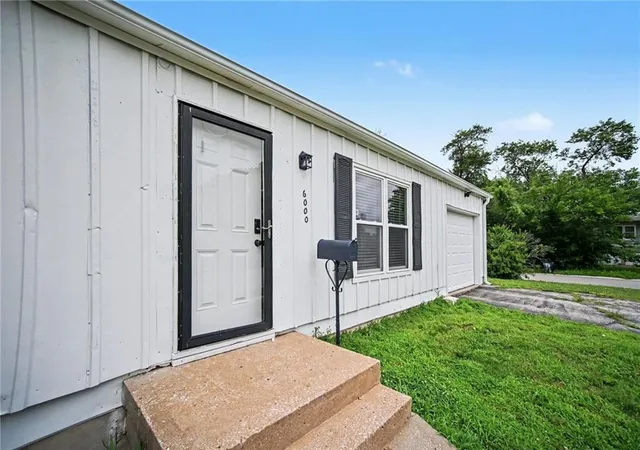 Homes for sale in Grandview, MO | 6000 E 152Nd St, Grandview, MO 64030 | MLS# 2625043