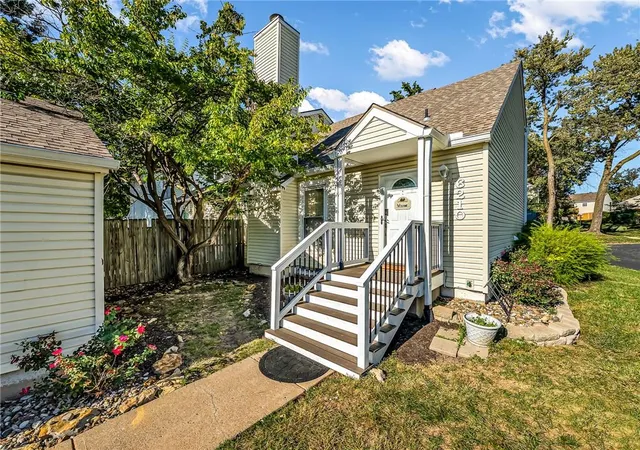 Photo 3 of Townhouse for sale at 6210 Nw 82nd Terrace, Kansas City, MO 64151 | MLS# 2625063 | Listing updated on 2026-10-14
