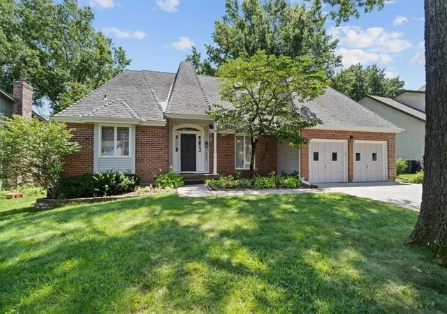 2nd image of 7917 Alden St, Lenexa, KS 66215 | MLS# 2625083