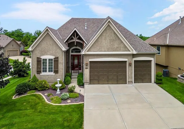 35th image of 1422 Brompton Ln, Raymore, MO 64083 | MLS# 2625102